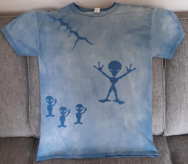 Crack in the Universe Alien T-Shirt